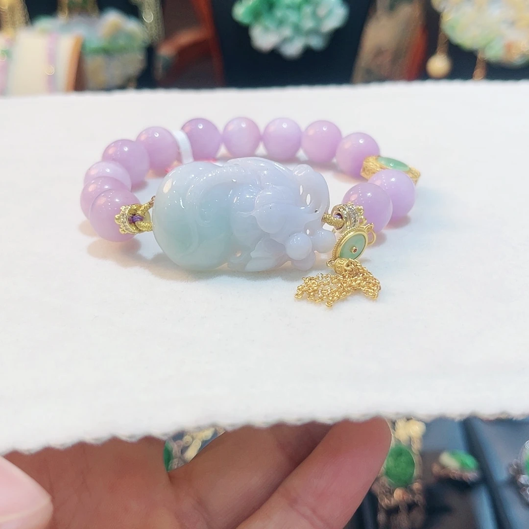 翡翠颈饰未镶嵌手串