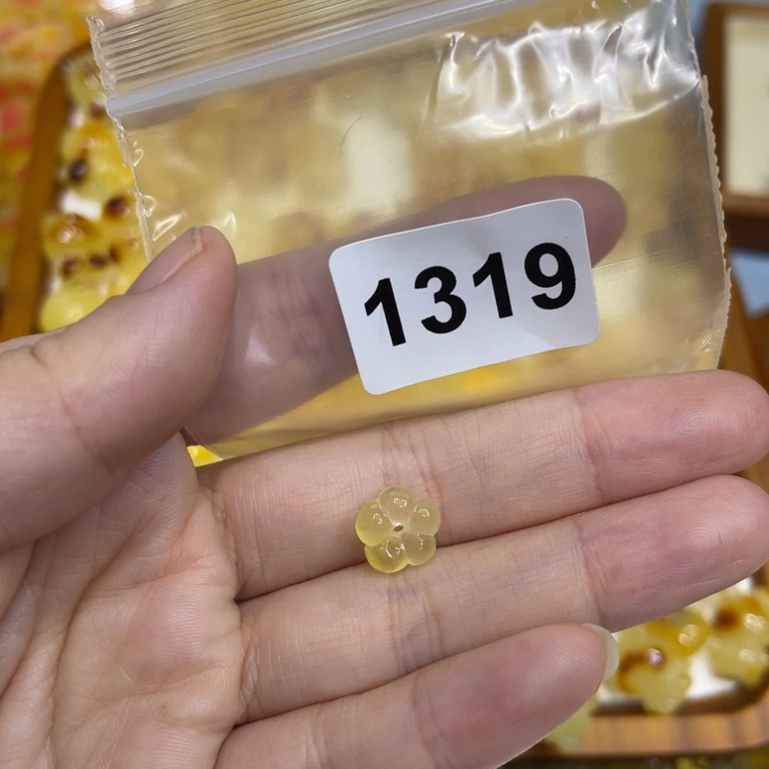 琥珀珠宝奇石未镶嵌大*秀