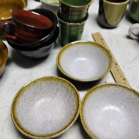 瓷片盘，沙锅，瓷片，瓶，碗，各种沙锅，摆件，