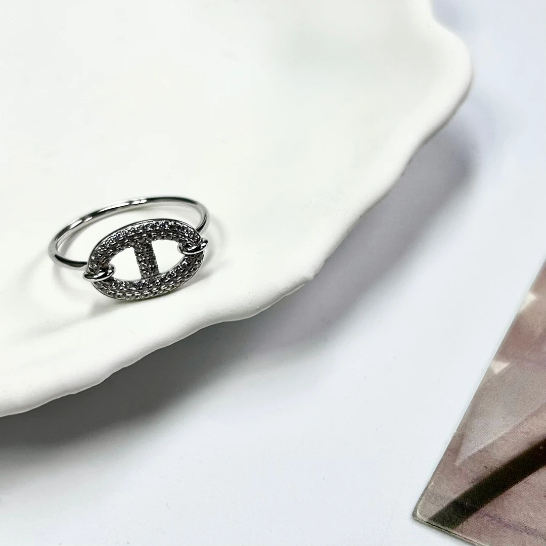 925银合成锆石戒指 轻奢欧货满钻s925纯银猪鼻子戒指时尚款-J0016