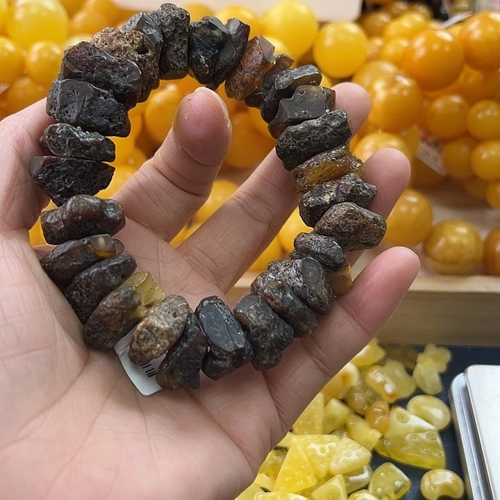 未镶嵌琥珀珠宝奇石