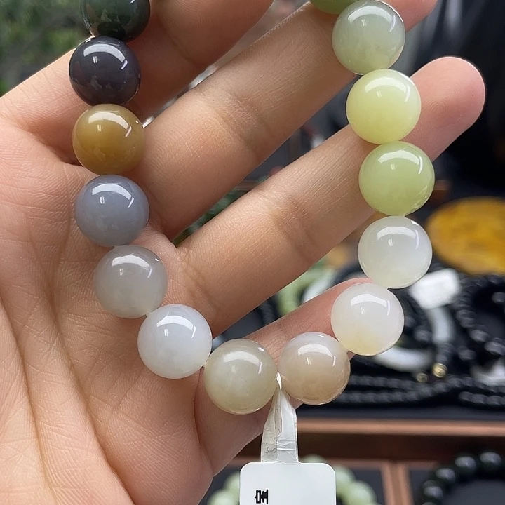 无***示和田玉未镶嵌手串