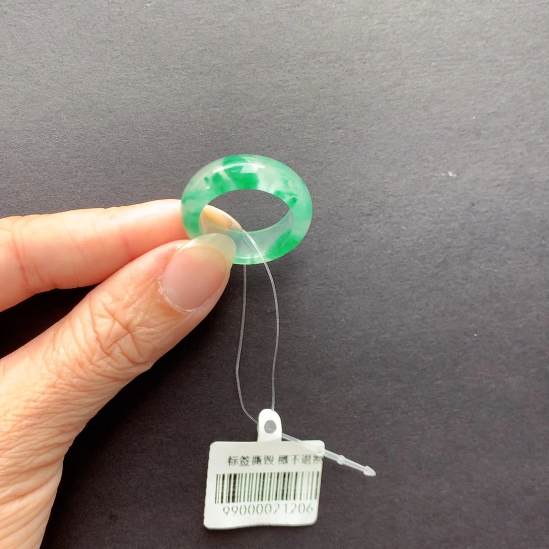 未镶嵌石英质玉戒圈?*?