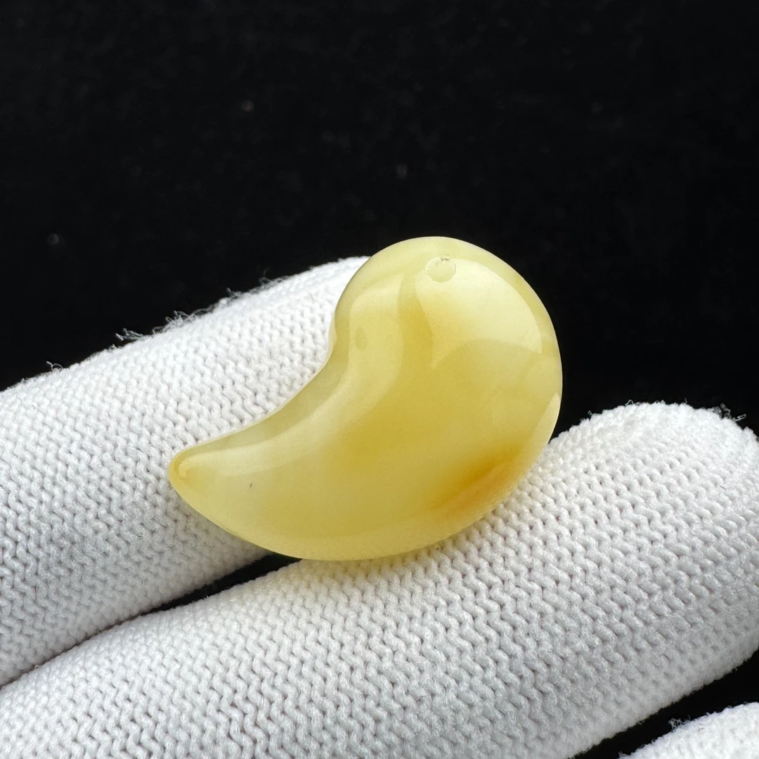 M2389天然原矿俄料蜜蜡 配饰 16.8*26*13mm支持复检