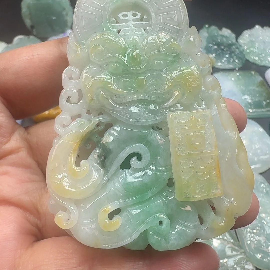 翡翠未镶嵌颈饰吊坠