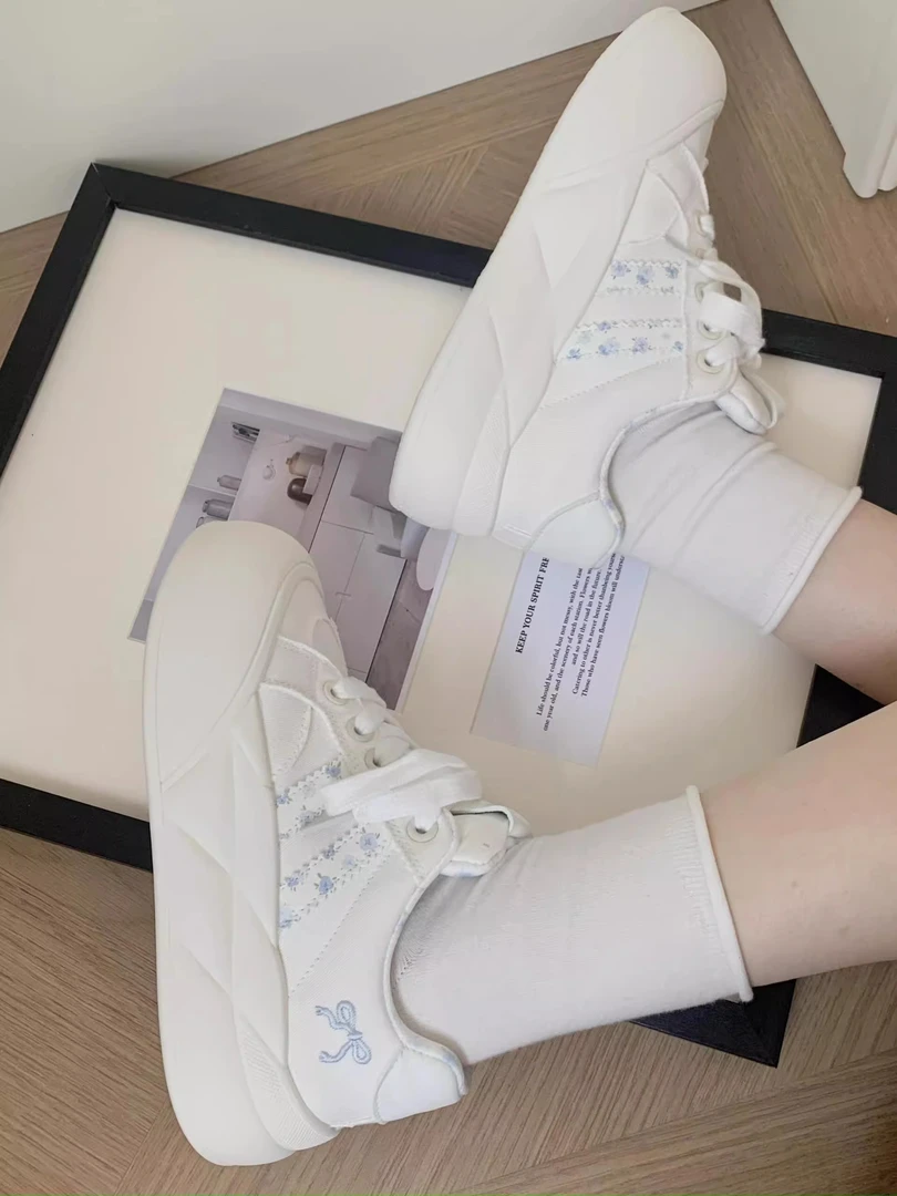 2025年夏新款小众设计感透气女款百搭韩版时尚休闲ins板鞋