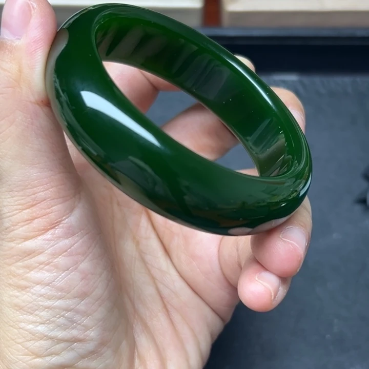 新疆和田老帝王绿轮胎手镯