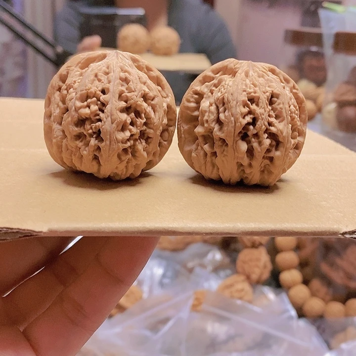 【闪购商品】文玩核桃把件42.5粗筋