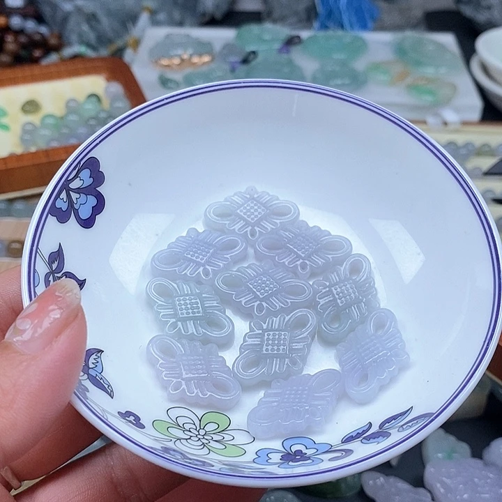 吊坠(不含链)未镶嵌翡翠一个20
