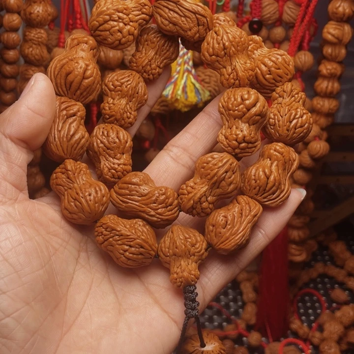 木质类龙纹桃枭挂件