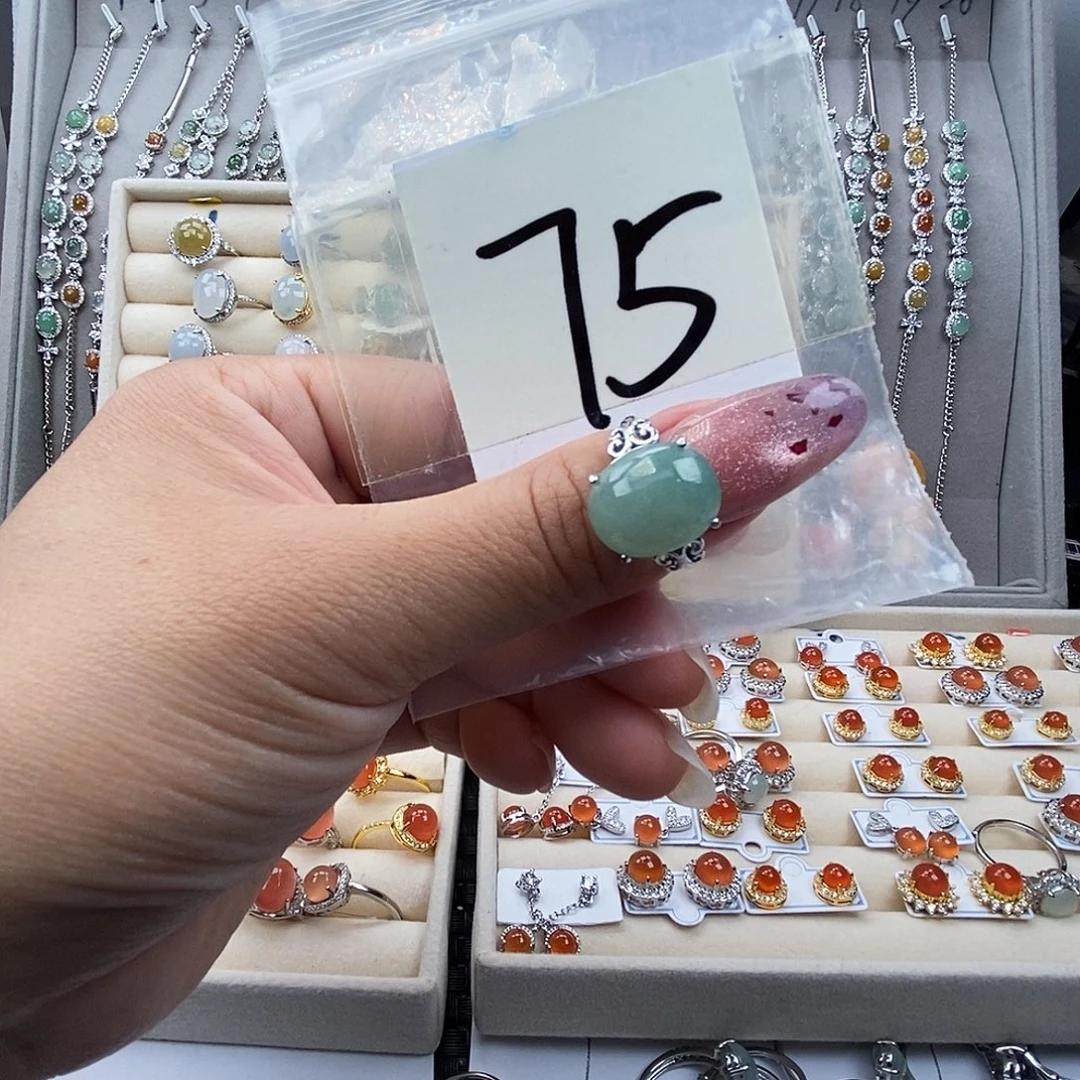 翡翠未镶嵌戒指缅甸