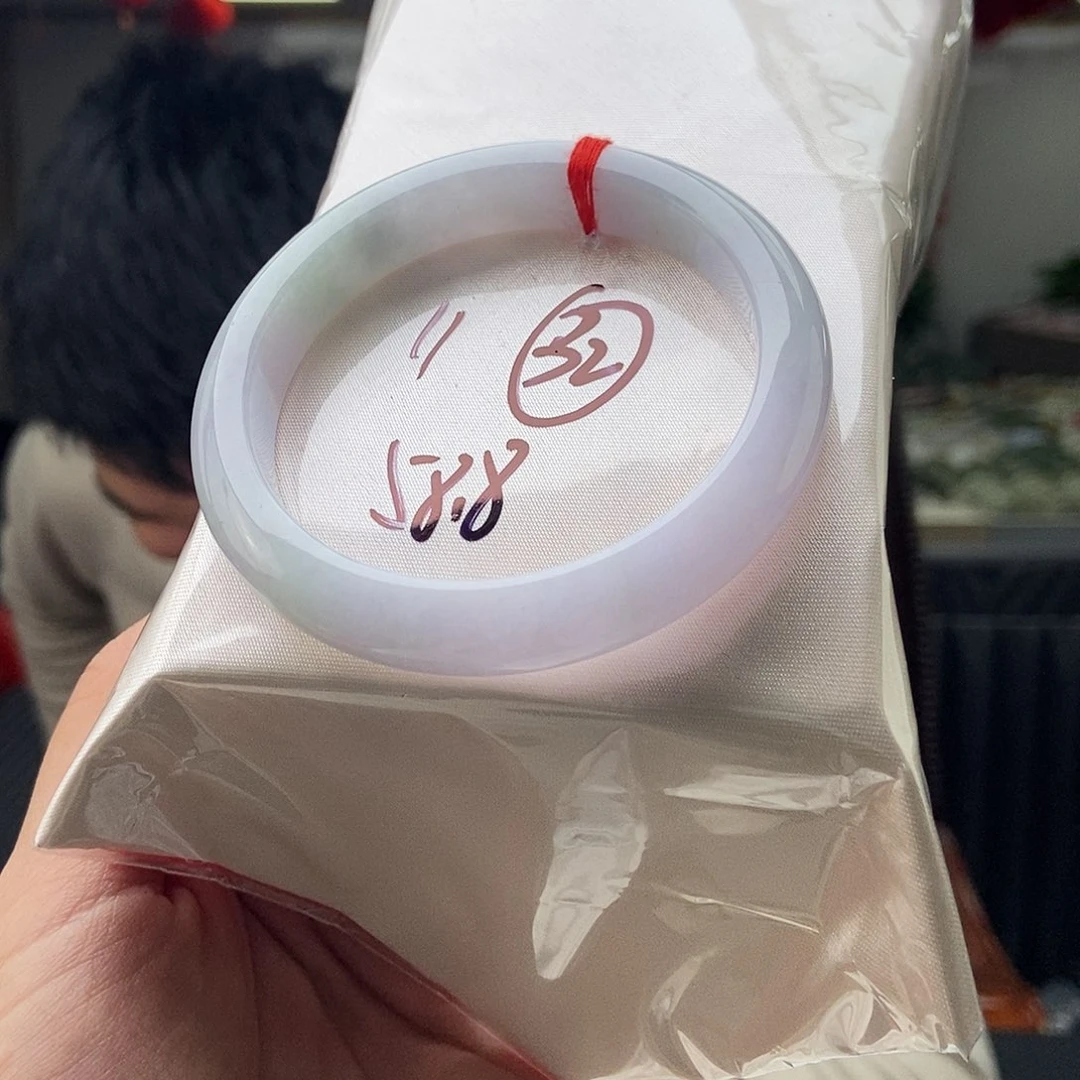 翡翠手镯未镶嵌拍一发一