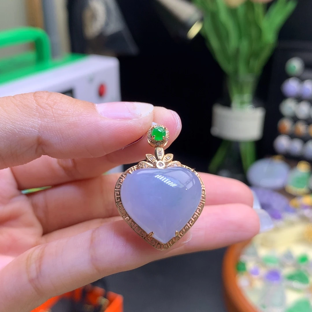 翡翠18K金镶嵌颈饰