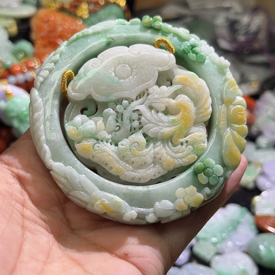 翡翠未镶嵌颈饰待编织