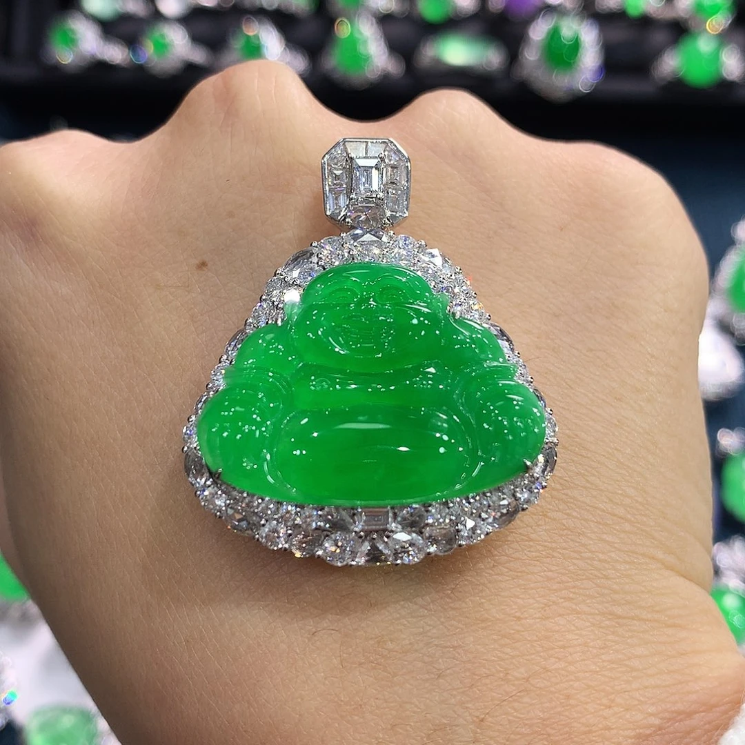 翡翠18K金镶嵌颈饰