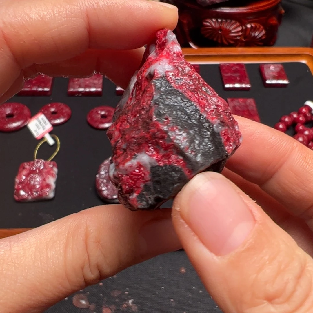 天然辰砂天然朱砂原石毛料