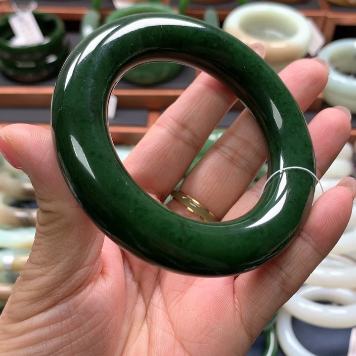 【闪购商品】未镶嵌手镯和田玉（碧玉）44