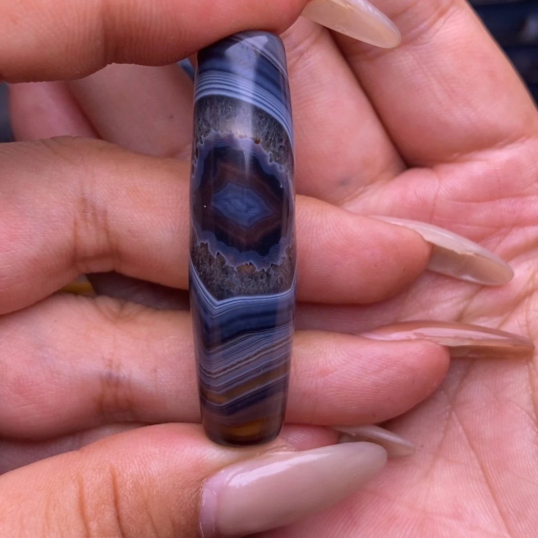 小***客玛瑙/玉髓未镶嵌珠宝半成品