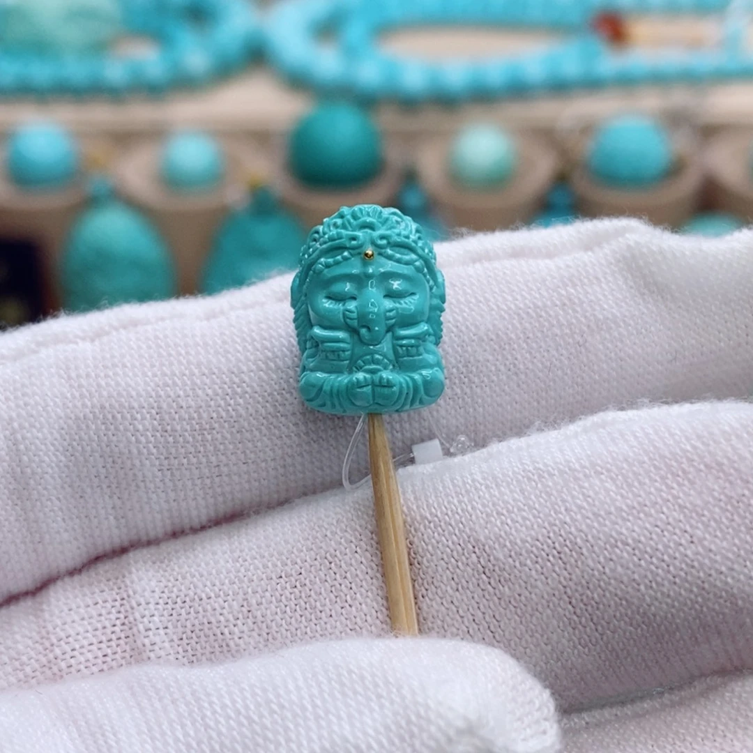 绿松石未镶嵌珠宝奇石