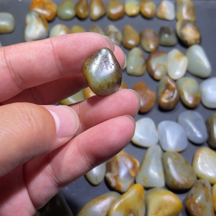 魅***力和田玉未镶嵌颈饰