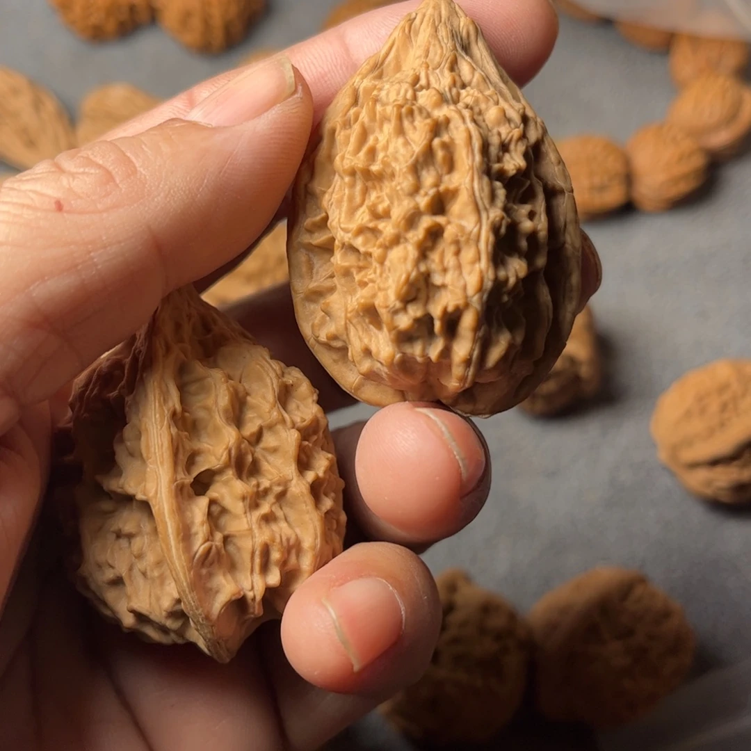 吊坠文玩核桃火焰山