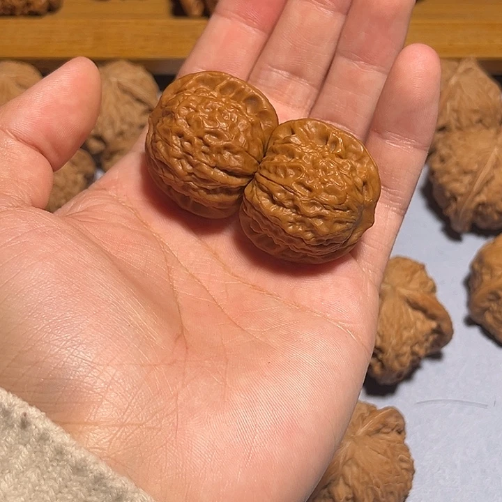 文玩核桃把件尼*子34石门元宝