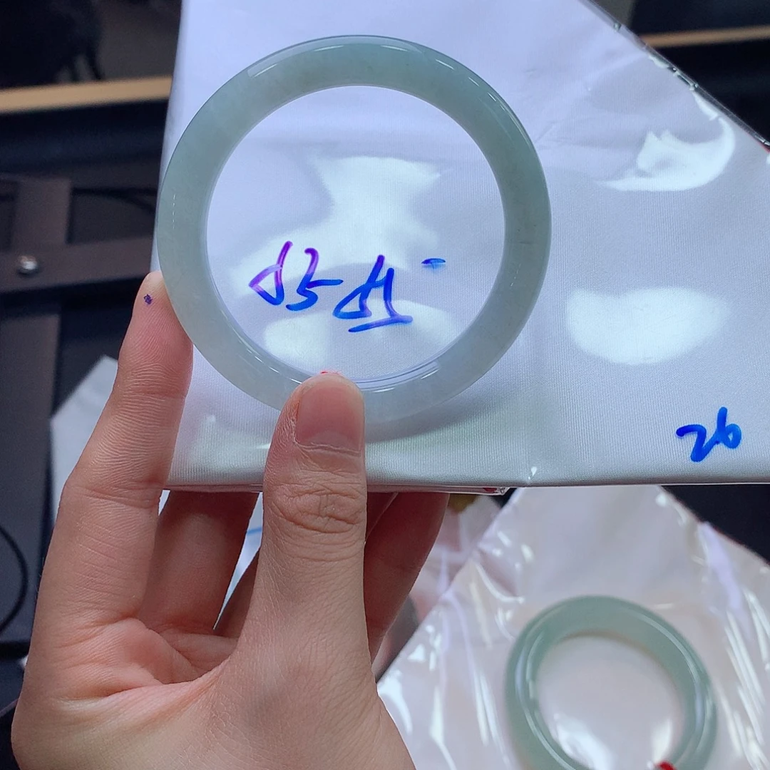 翡翠未镶嵌手镯买断