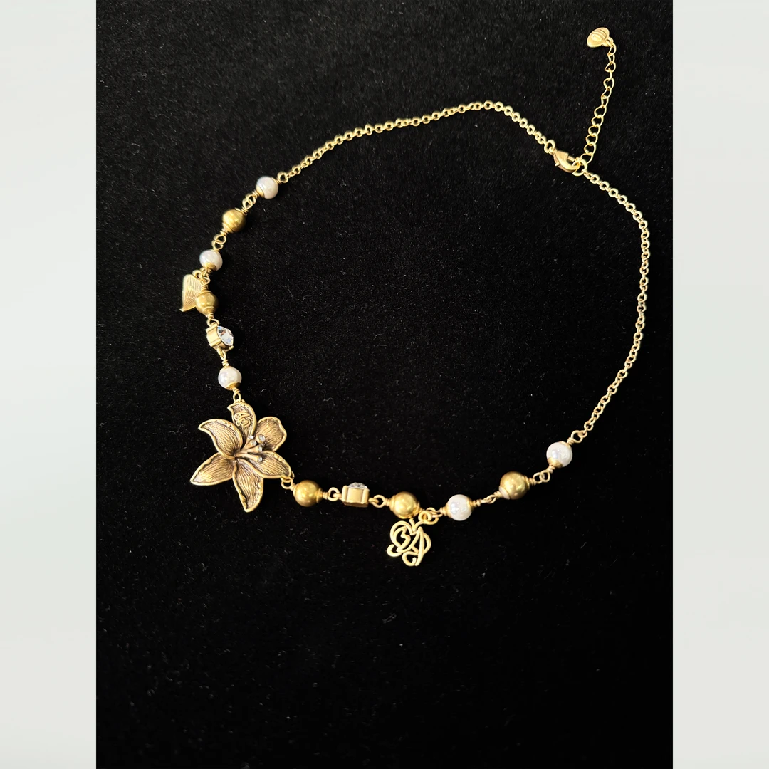 AMASS/阿玛施 铜项链 新款优雅气质贝壳珠花朵项链590035