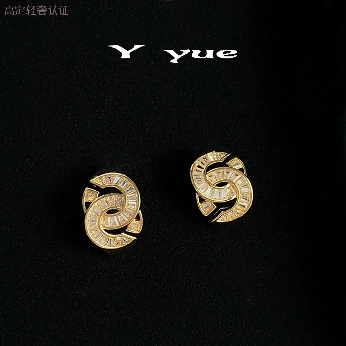 铜合金合成锆石耳饰 悦悦轻奢 环环相扣小香风气质满镶耳饰耳针