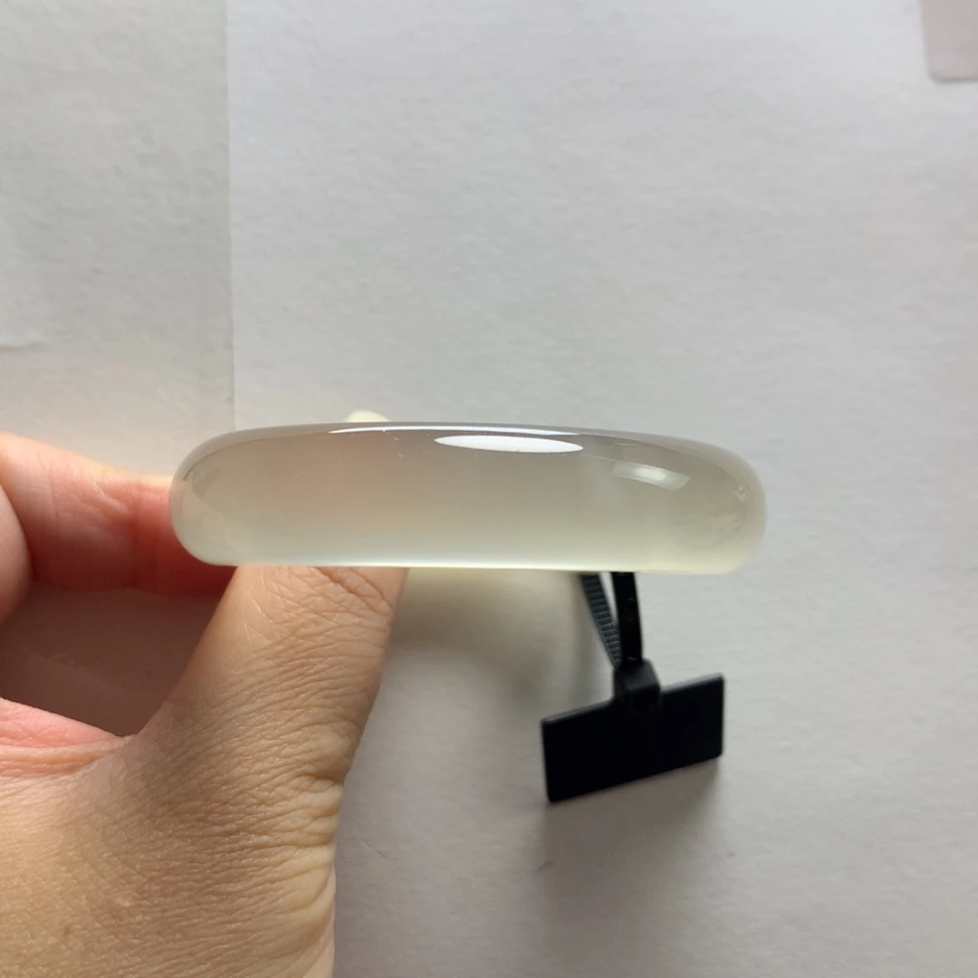 玛瑙/玉髓手镯未镶嵌52