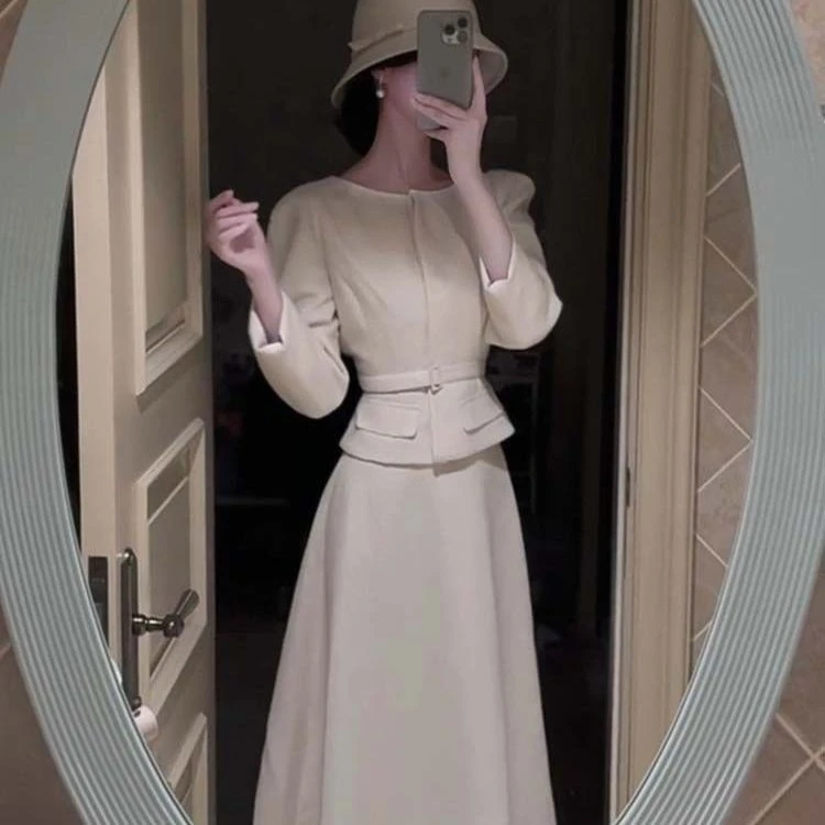 千金高级小众白色2025年上衣外套秋季套装新款气质半身裙两件套