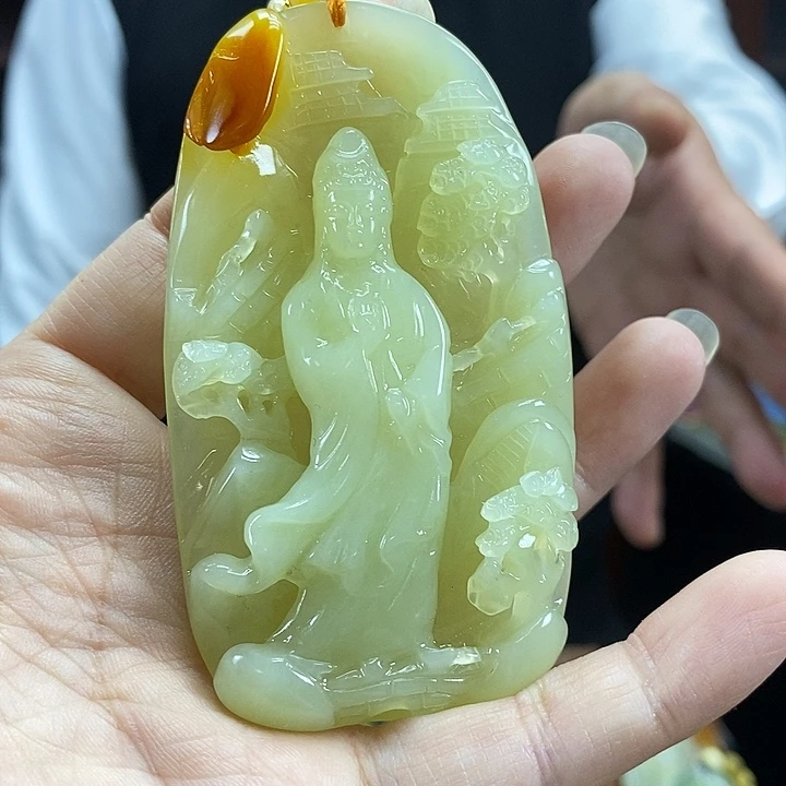 蛇纹石玉未镶嵌颈饰