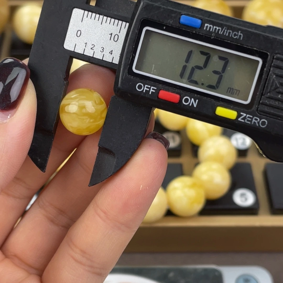 琥珀未镶嵌裸石微瑕433