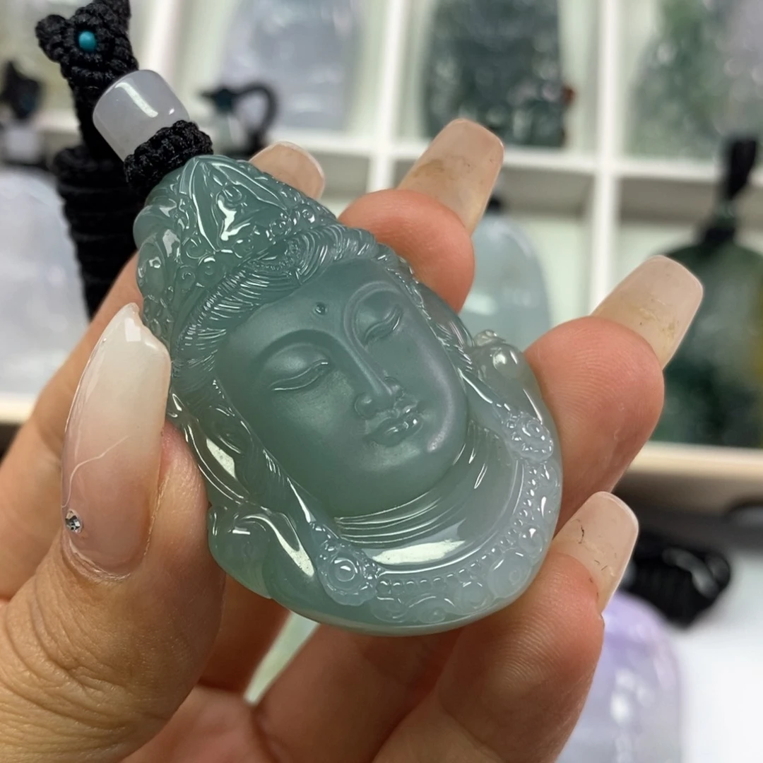 翡翠挂件未镶嵌翡翠