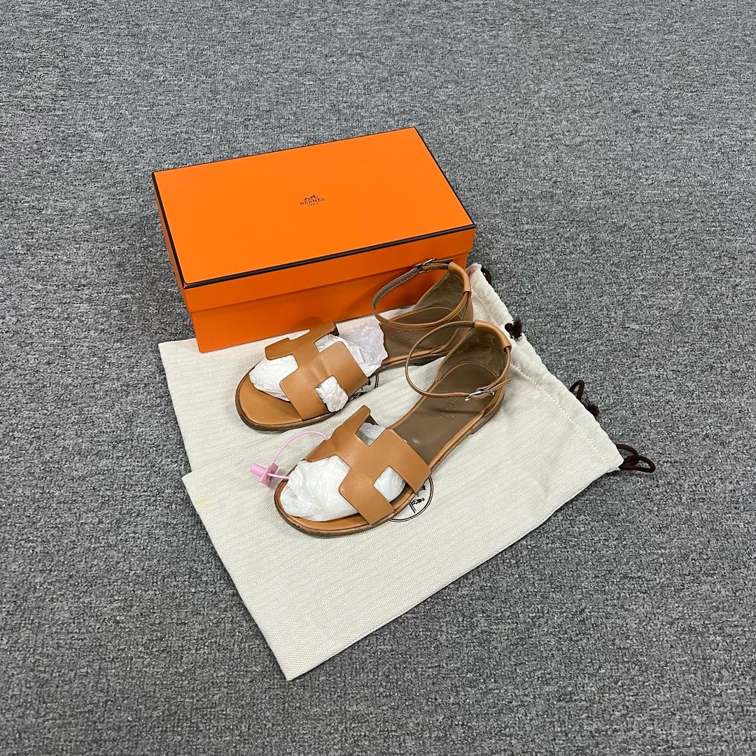 99新 AMIPARIS 爱马仕 平底凉鞋38码