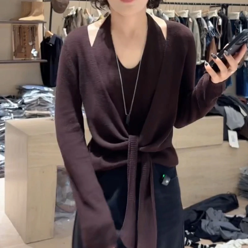 秋季气质显瘦设计感系腰U领假两件针织上衣LK2506052