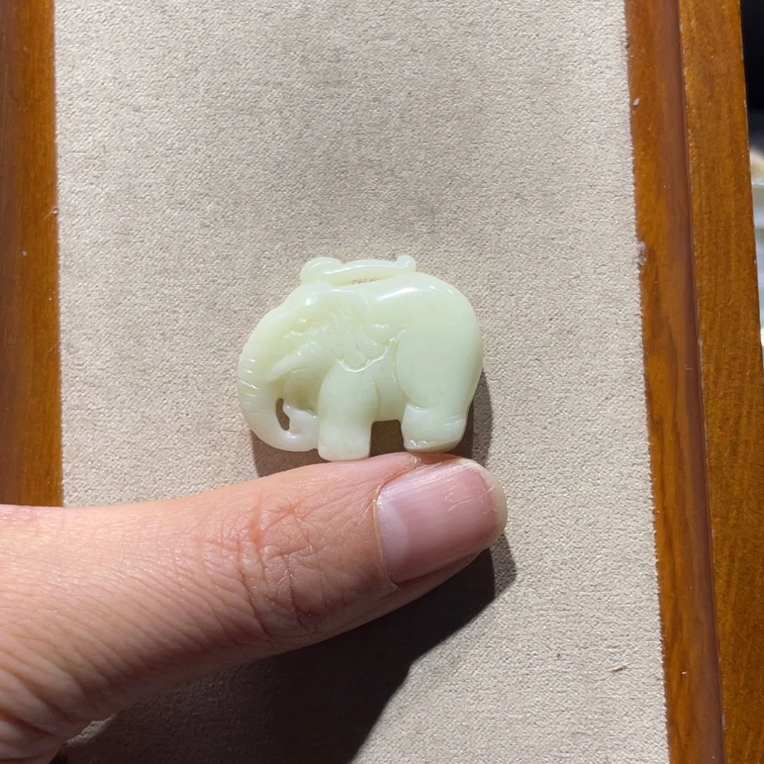 大***树蓝田玉（蛇纹石化大理石玉）未镶嵌颈饰