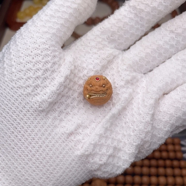 把件猴头核桃恶僧单颗镶嵌配饰，搭配手串单颗配饰