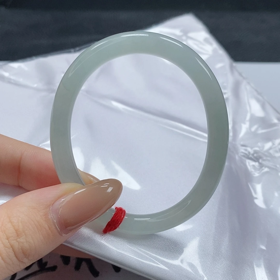 【闪购商品】翡翠手镯（贵妃镯）未镶嵌357号
