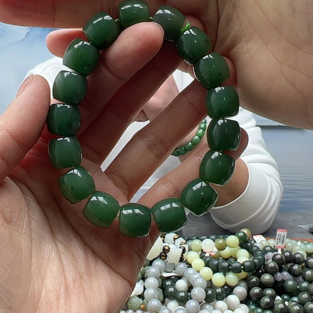 和田玉手串未镶嵌13碧玉
