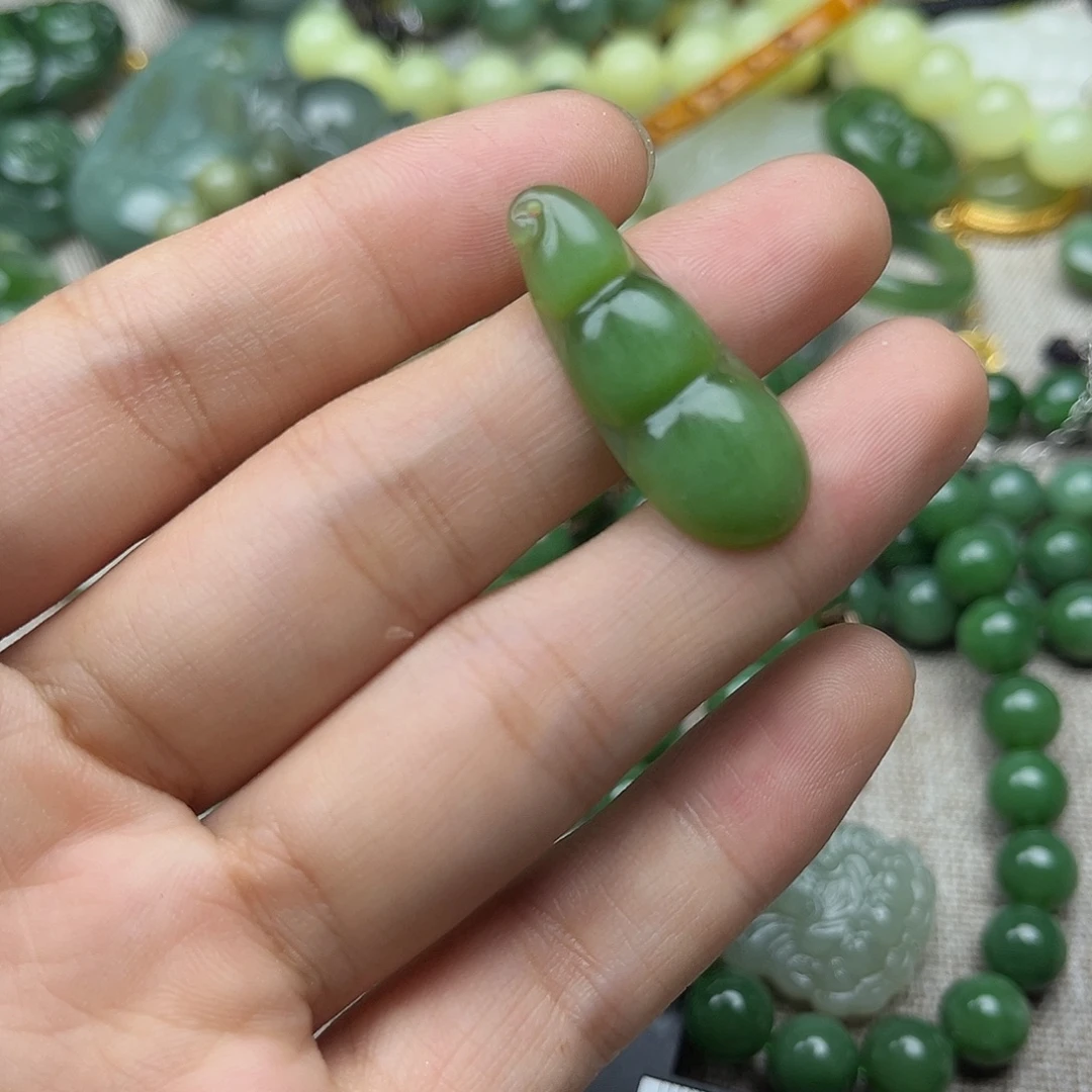 和田玉（碧玉）未镶嵌颈饰