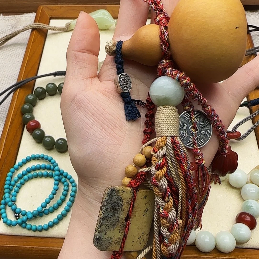 岫岩河磨玉（透闪石质玉）车挂未镶嵌@**燃