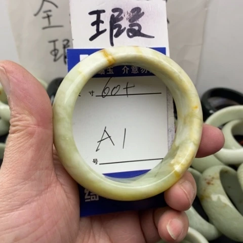 未镶嵌蛇纹石玉手镯