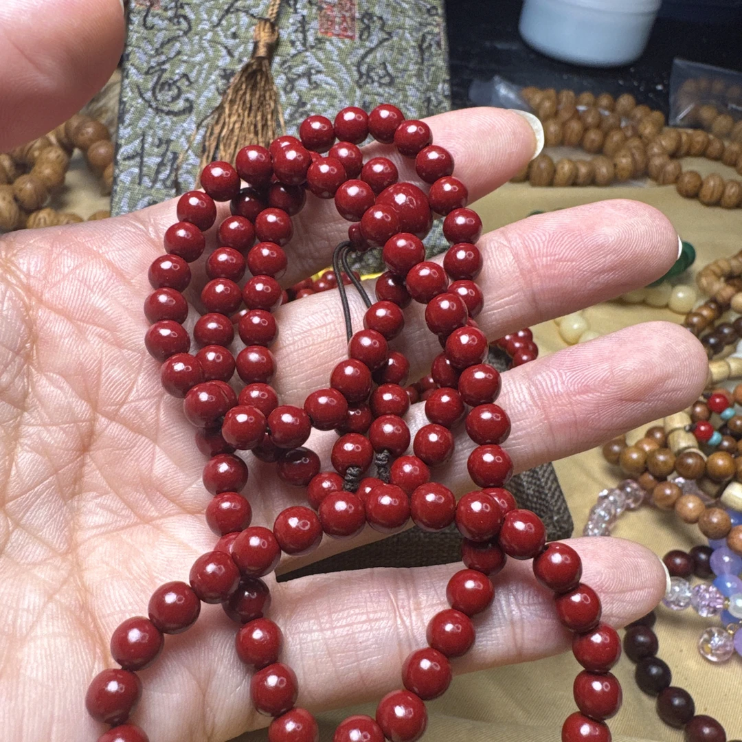 红色元色，男女都适合带朱砂手链
