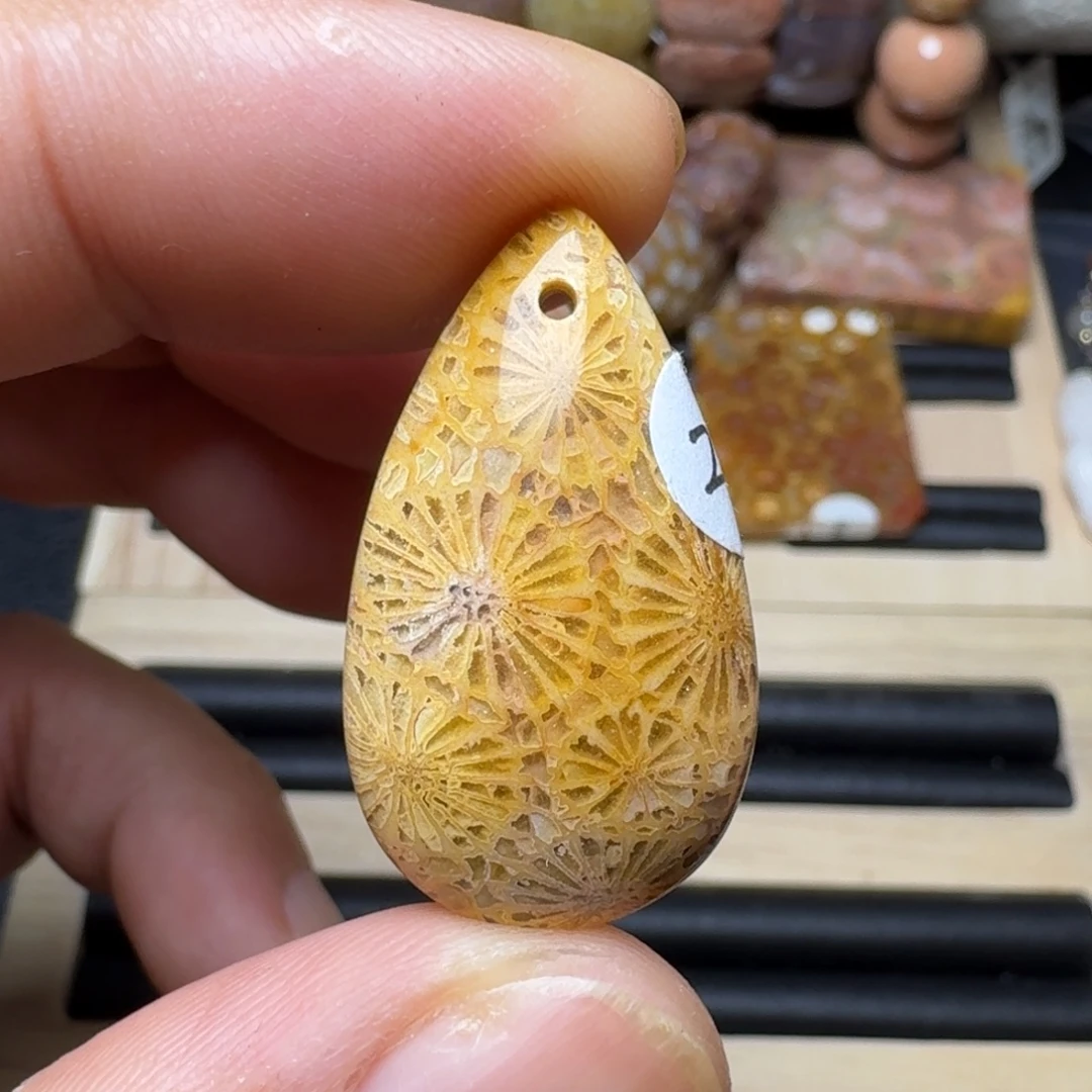 硅化玉未镶嵌纯天然色有机玉石保真色