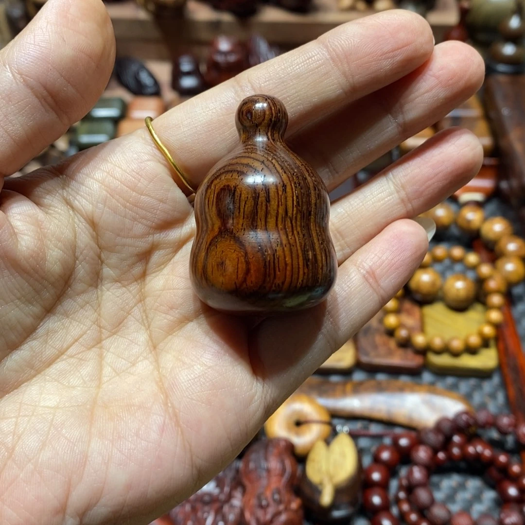 依***洛微凹黄檀（南美大红酸枝）木