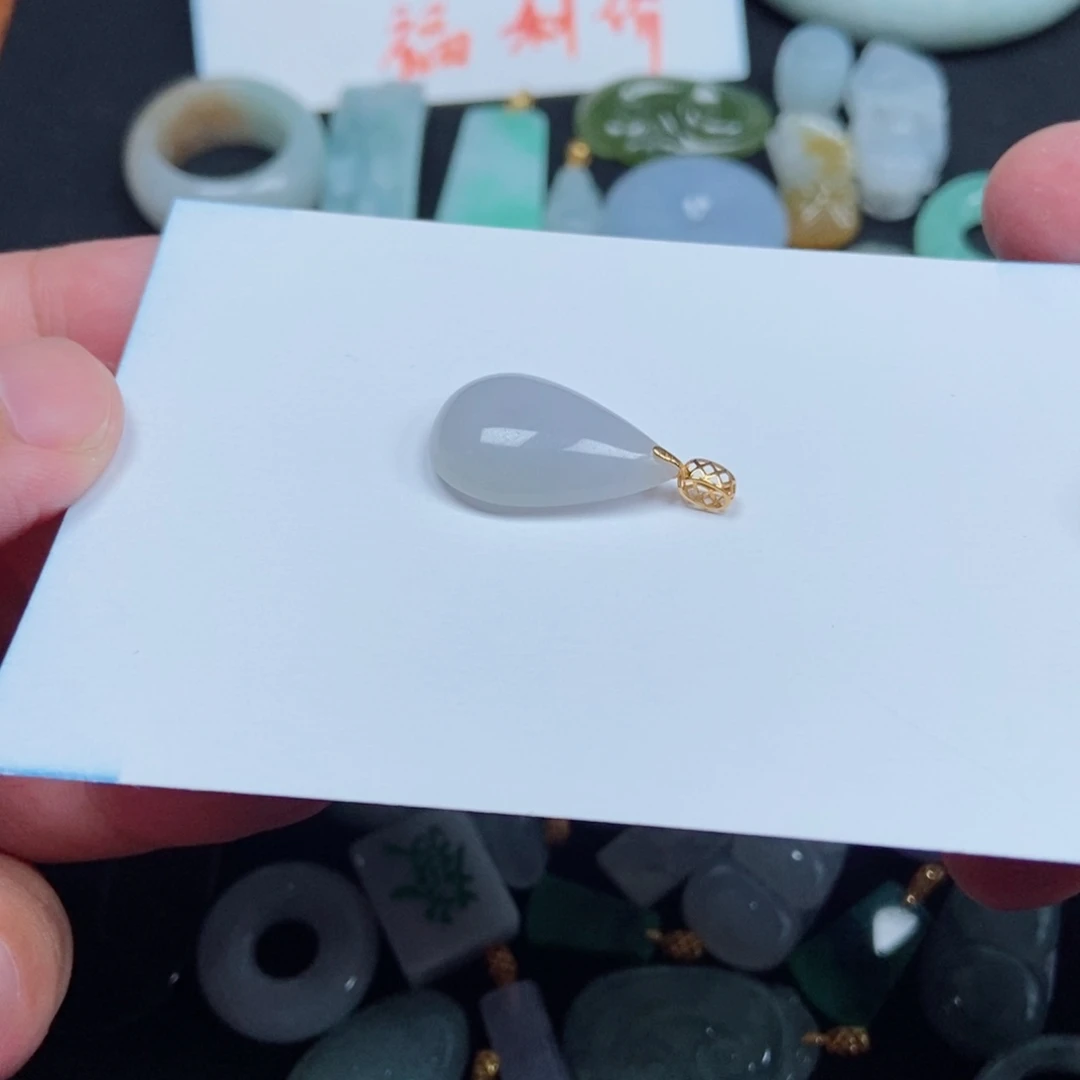 颈饰未镶嵌翡翠水滴