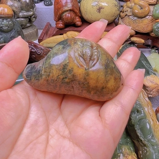 岫岩河磨玉（透闪石质玉）未镶嵌把件艮*门