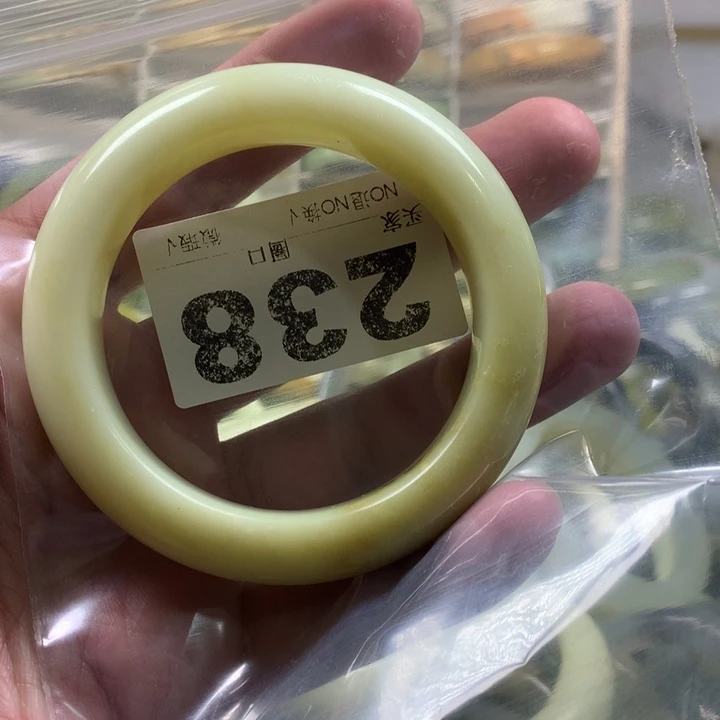 蛇纹石玉手镯未镶嵌e*