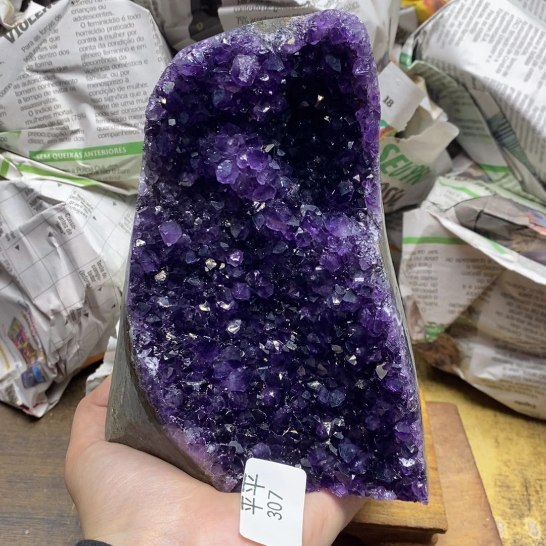 紫晶乌拉圭未镶嵌